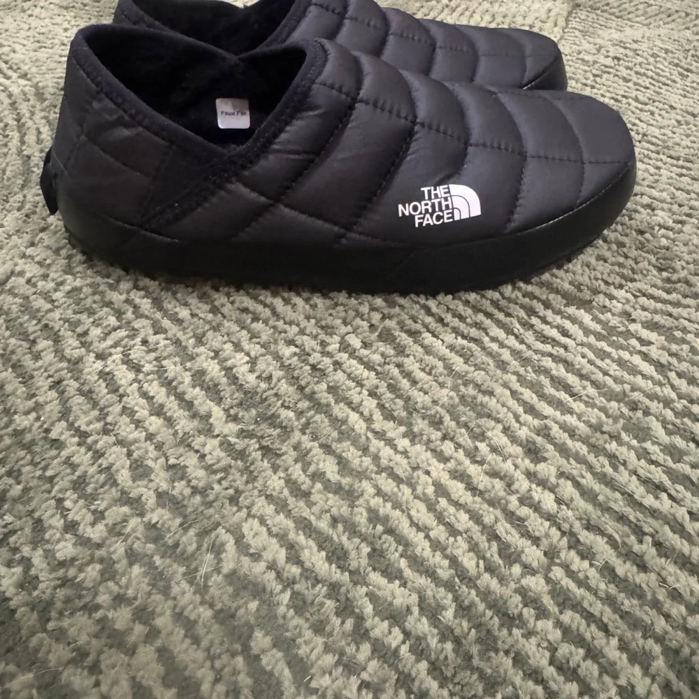 Northface Thermoball Traction Mule V slippers sz 8